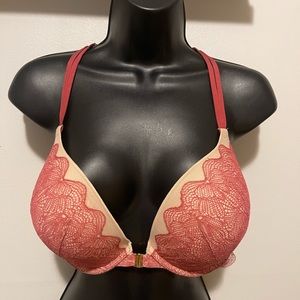 Victoria Secret: Very Sexy Push Up Front Closure Bra Sz: 38DD (Like New)